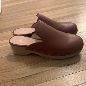 Never Been Worn Jcrew Camel Clogs